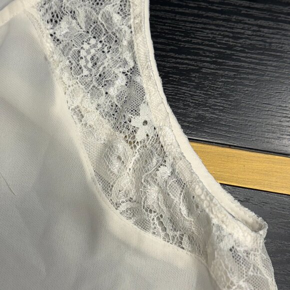 Forever 21 Contemporary Cream Tank with Lace inserts Size Small EUC - Picture 5 of 7